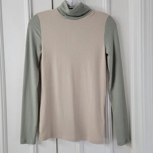 Madewell Colorblock Ribbed Turtleneck Tan And Sage Green. NWT Lightweight Sz XS